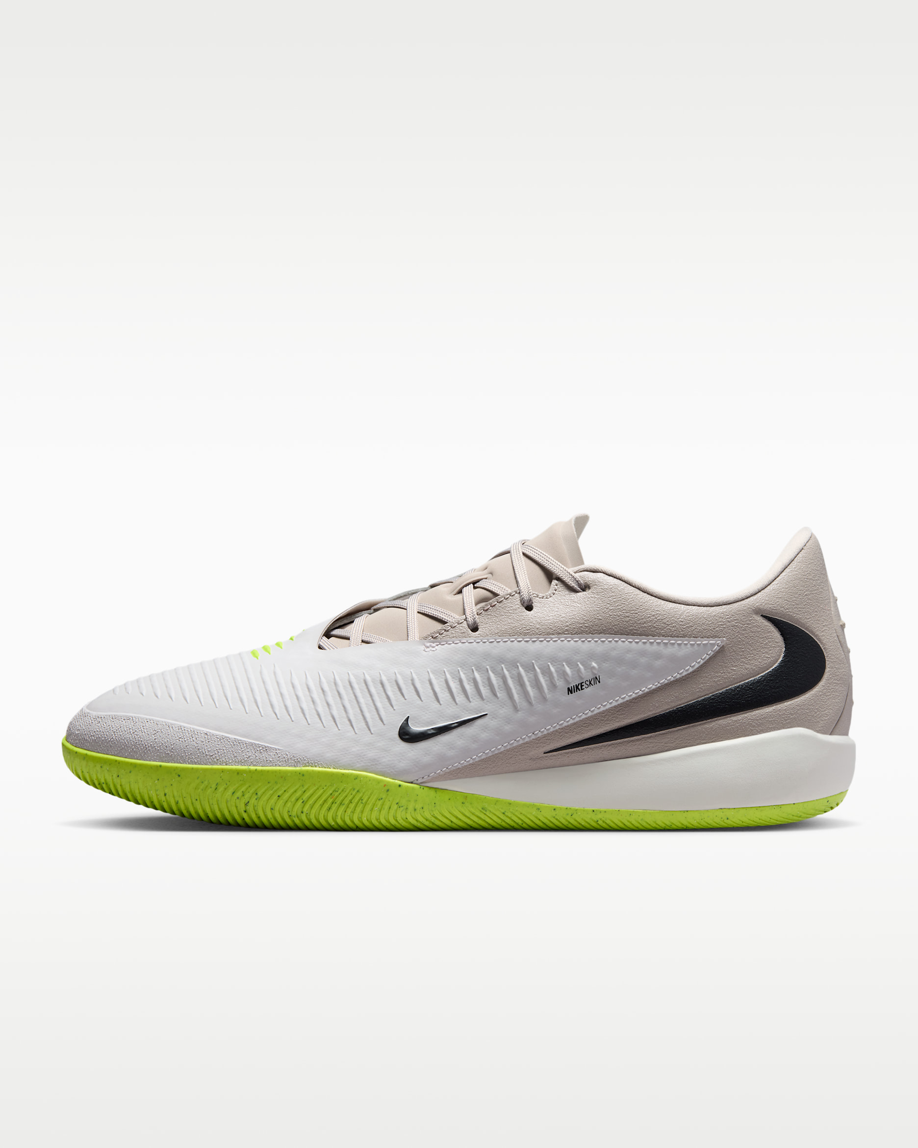 Nike Phantom 6 Low Academy Indoor Court Football Shoes. Nike SI